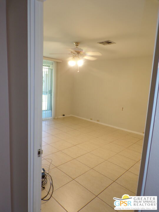 Building Photo - 2559 Whitewater Club Dr