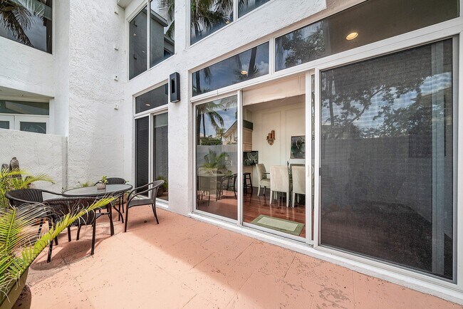 Building Photo - 2115 S Ocean Blvd