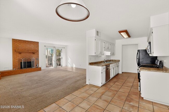 Building Photo - 8120 Ruidoso Rd NE