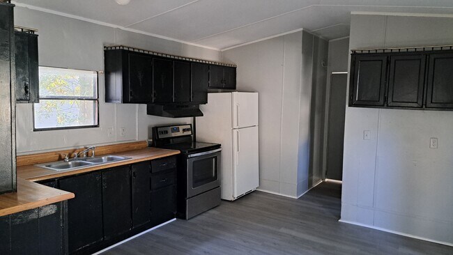 Building Photo - 304 Bayonet Dr