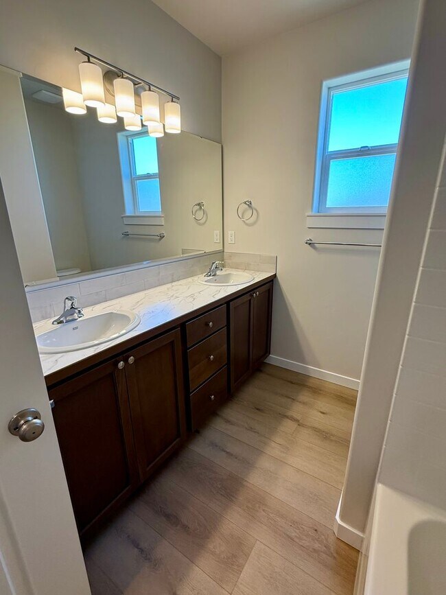 Building Photo - Welcome home! 4 bed 2 bath in Caldwell Idaho