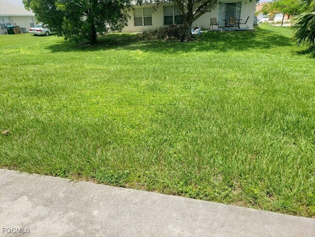 Building Photo - 405 SE Van Loon Terrace