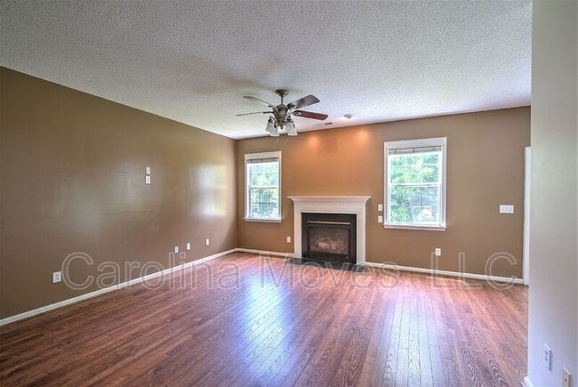 Building Photo - 140 Rounded Wing Dr