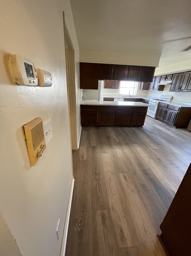 Building Photo - 1316 H St