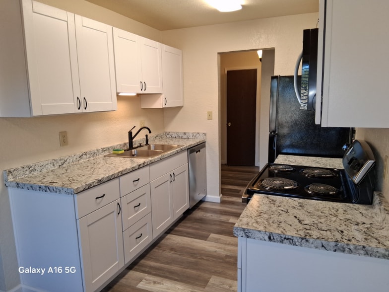 Building Photo - 3905 Clear Acre Ln