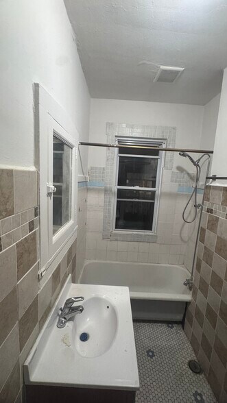 Building Photo - 1621 S 50th Ct