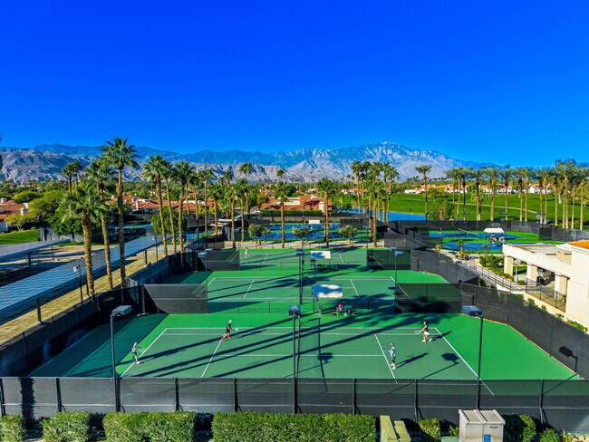 Building Photo - 156 Falls Ct