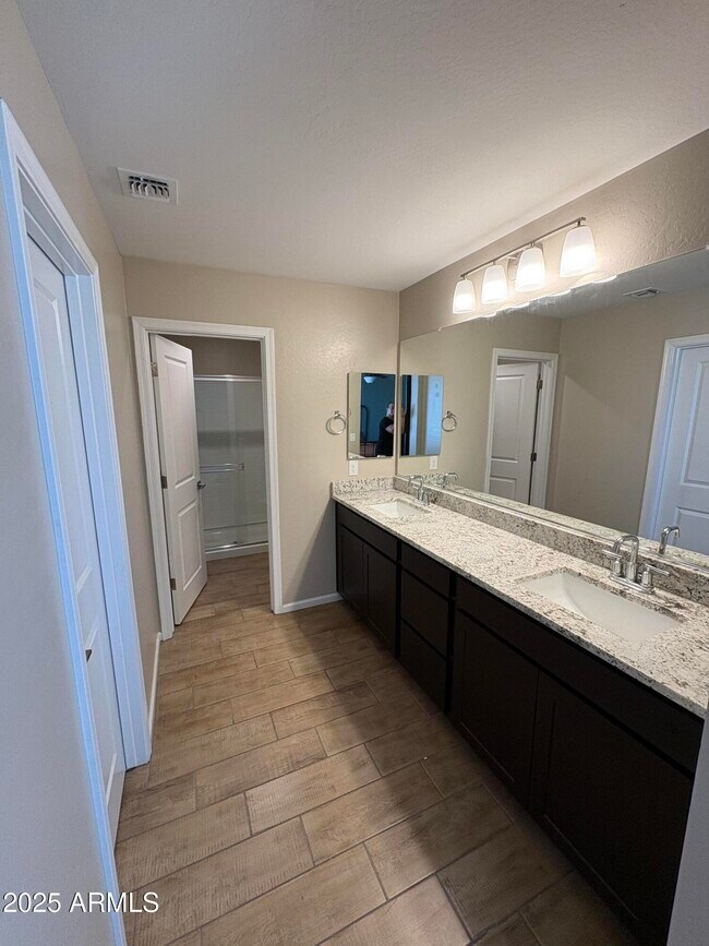 Building Photo - 17441 W Paraiso Ln