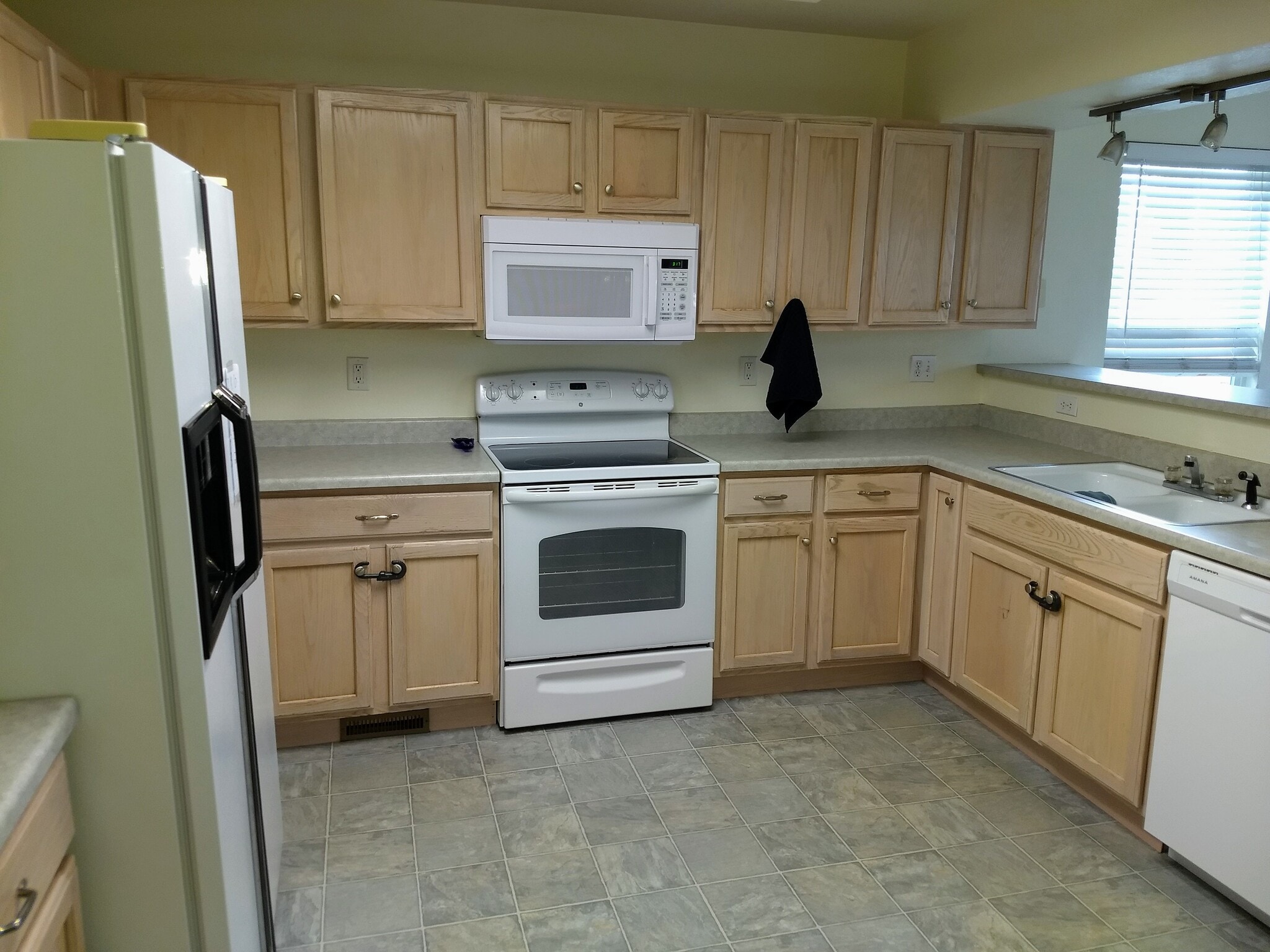 Chef's Dream Kitchen - 5016 Prairie Grass Ln