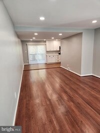 Building Photo - 8404 N Brook Ln