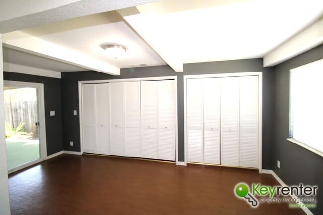 Building Photo - 419 Chaparral Way