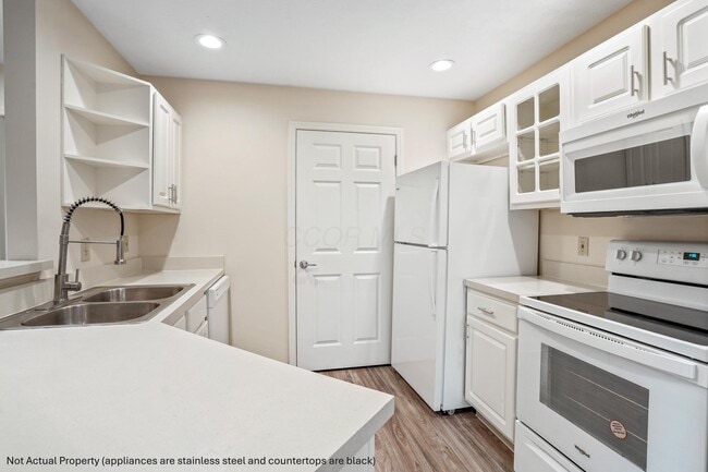 Building Photo - 5066 Stratford Pine Ln