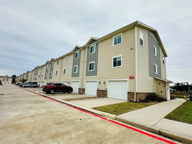 Building Photo - 21155 Gosling Rd