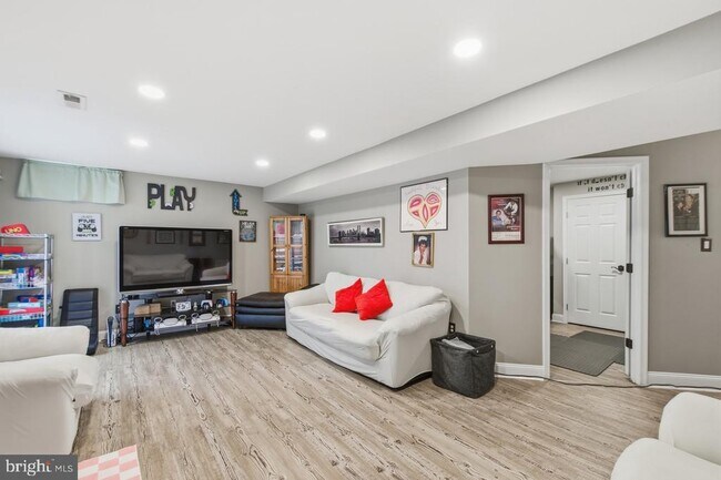 Building Photo - 14997 Grassy Knoll Ct