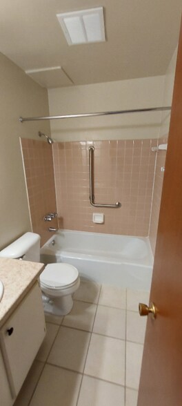 Building Photo - 4333 N Oakland Ave