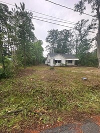 Building Photo - 102 E Charlotte Ave