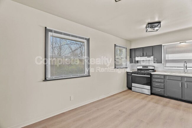 Building Photo - 9516 Jannette Dr