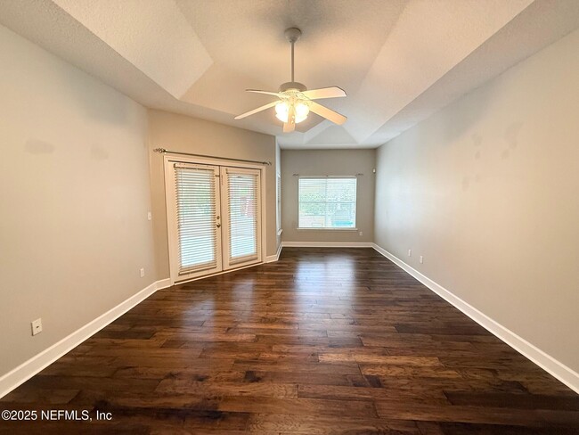 Building Photo - 7860 Turnstone Cir E