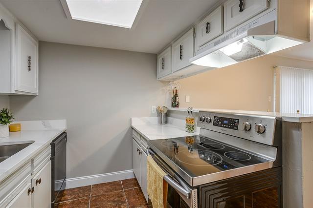 Building Photo - 5809 Harvest Hill Rd