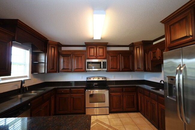 Building Photo - 124 Mill Pond Pl