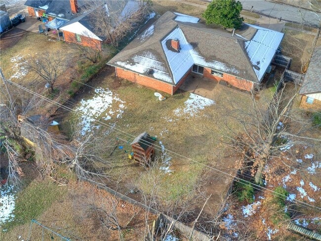 Building Photo - 3608 Jim Robison Dr