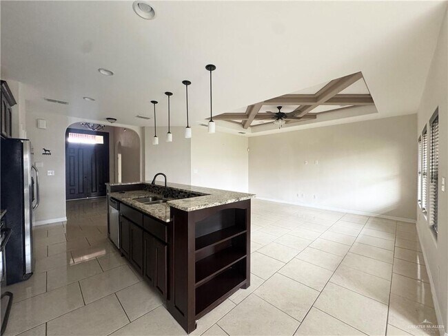 Building Photo - 13 Candy Ln