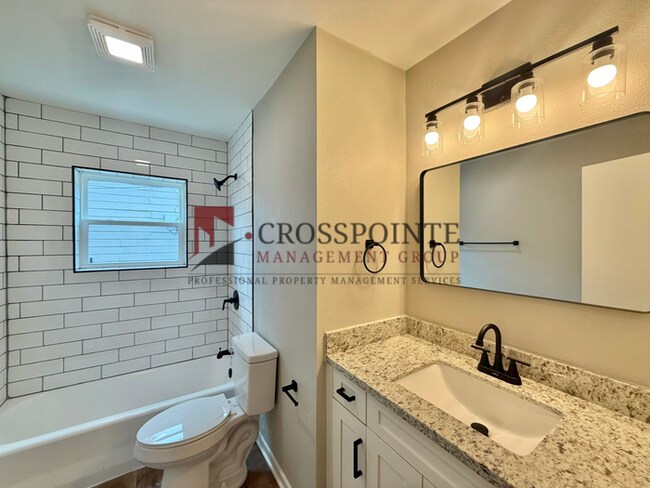 Building Photo - 1309 Lamar St