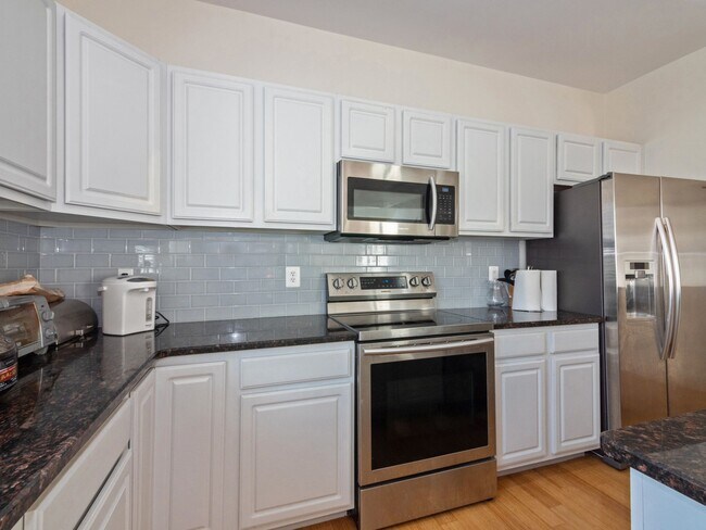 stainless steel appliances - 33242 Slocum Dr