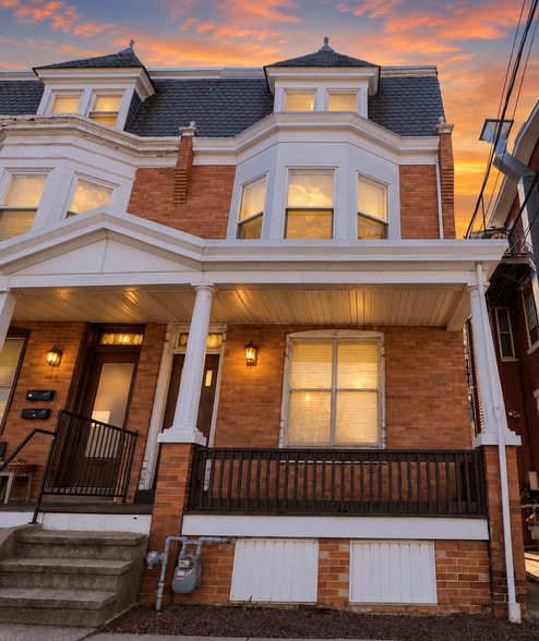 Front Entrance - Unit 2 - 12 W Lancaster Ave