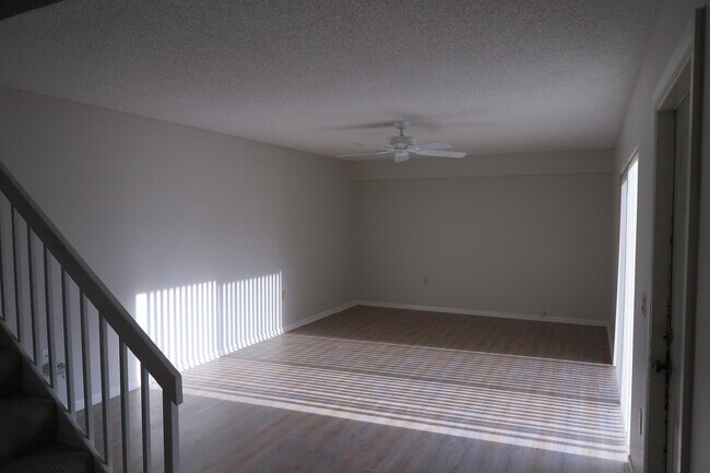 Building Photo - 2312 23rd Ct
