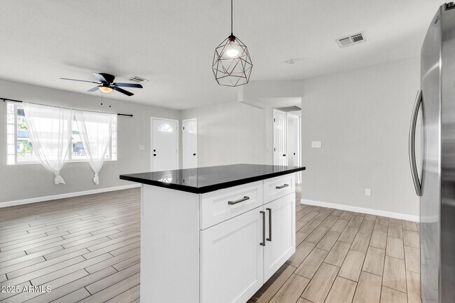 Building Photo - 449 E Harmony Ave