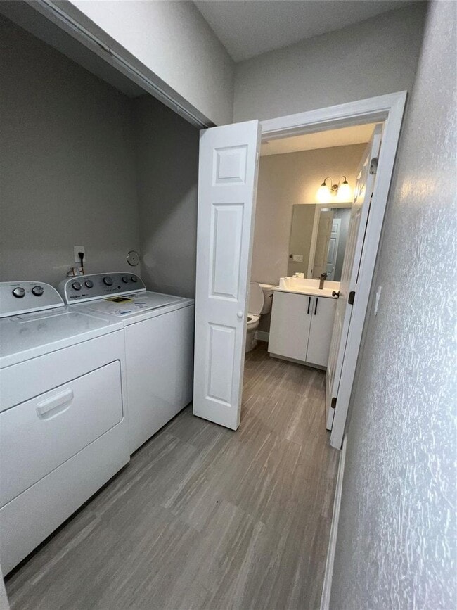 Building Photo - 860 SW 10th St