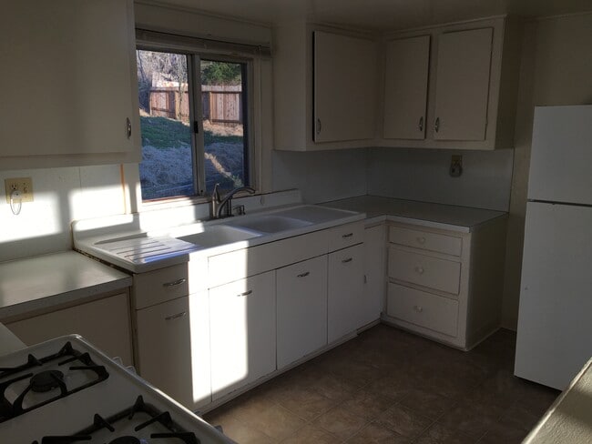 Building Photo - Glendale