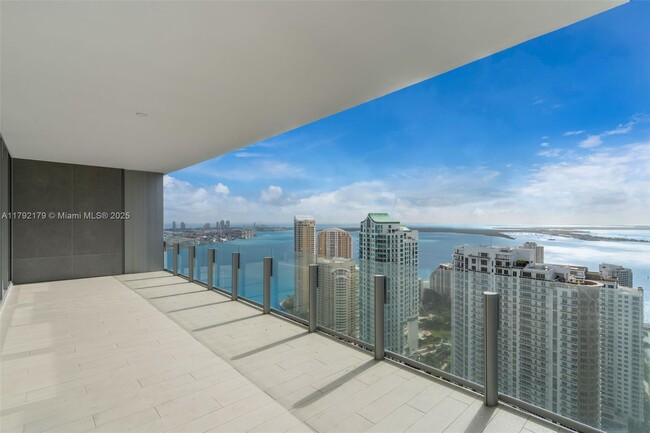 Primary Photo - 300 Biscayne Blvd Way