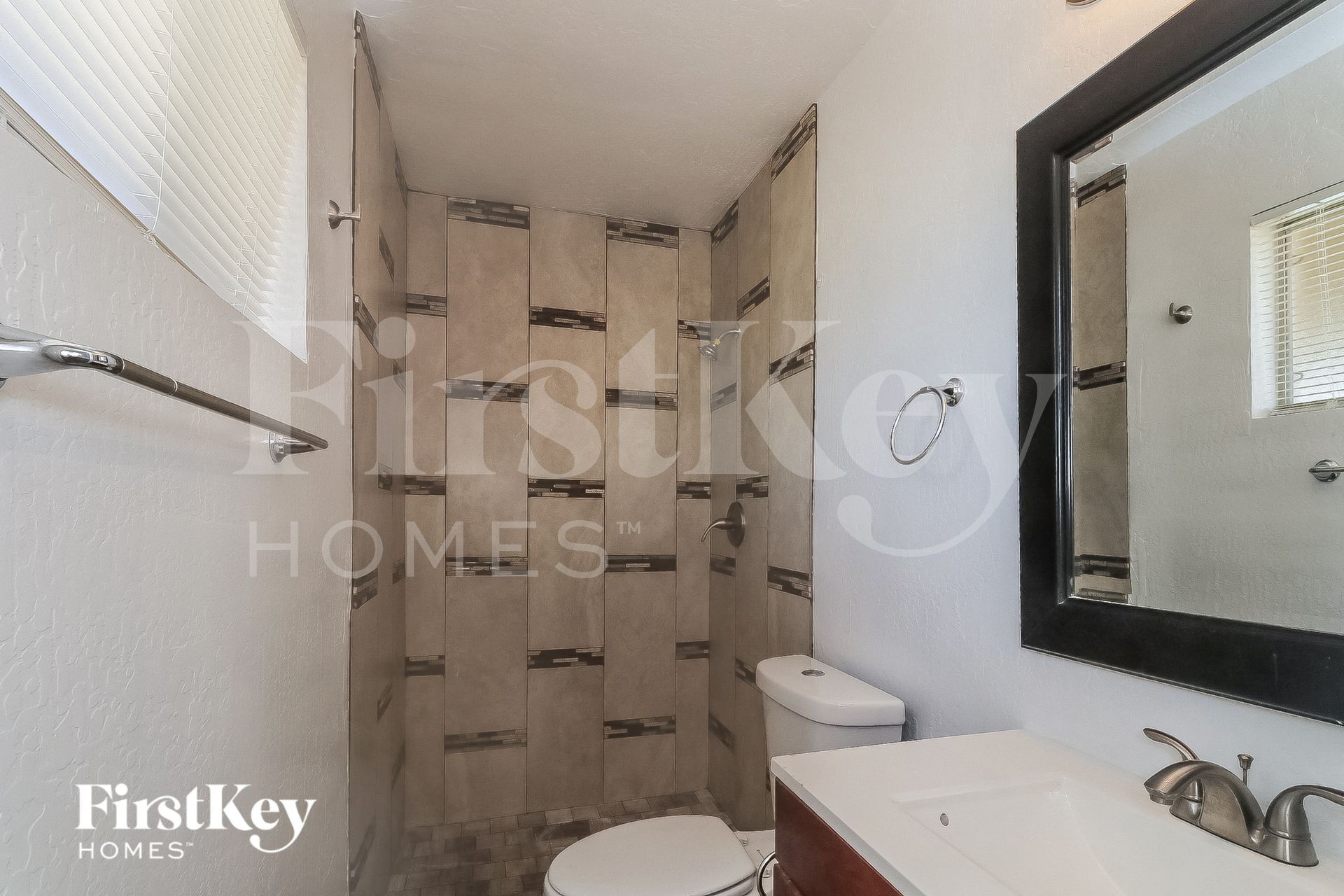 Building Photo - 3301 W Windrose Dr