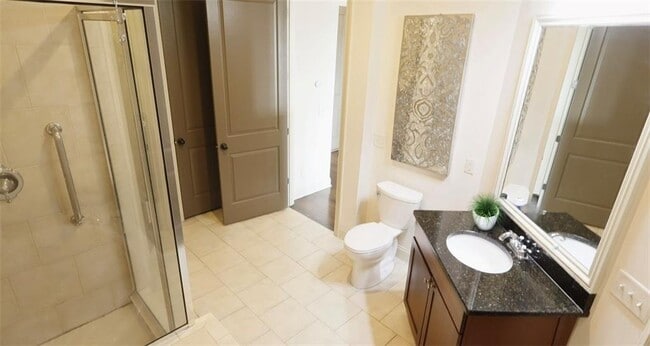 Building Photo - 360 Chambers St