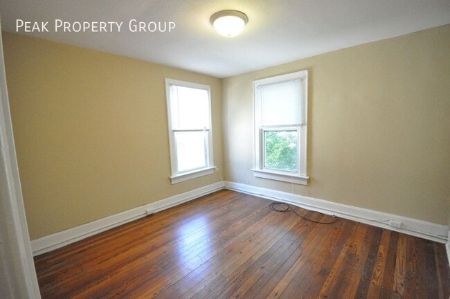 Building Photo - 406 E Northwood Ave