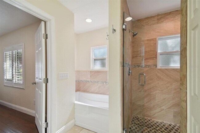 Building Photo - 4802 W Longfellow Ave