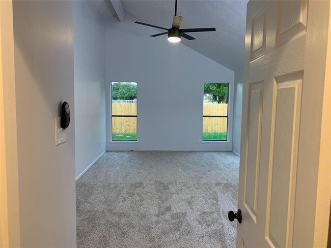 Building Photo - 610 Woodlake Cir