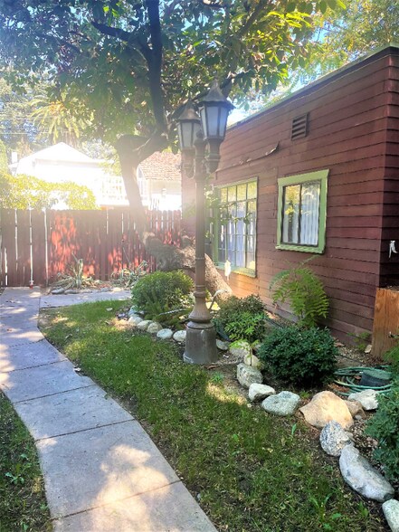 Primary Photo - 115 E 4th St