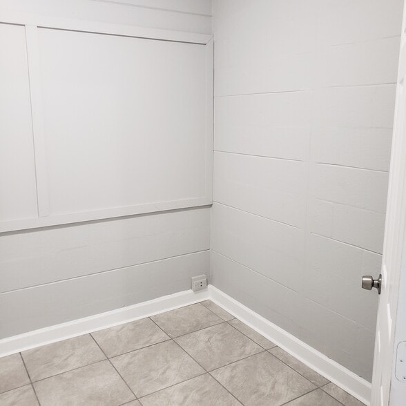 Building Photo - 2061 50th Avenue