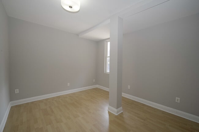 Building Photo - 2255 S Whipple St