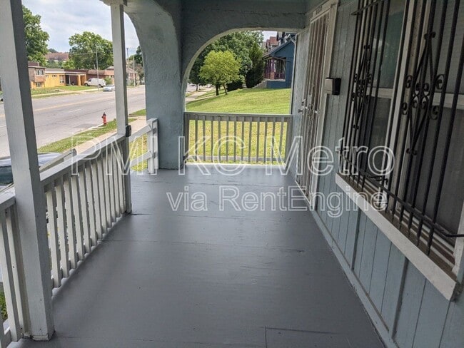 Building Photo - 4420 The Paseo