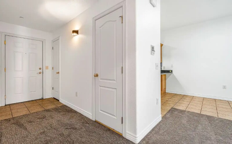 Building Photo - 1156 E St