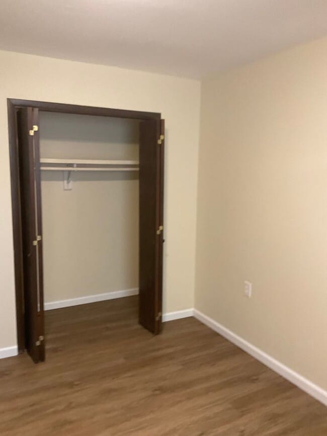 Building Photo - Deepwater Apartments