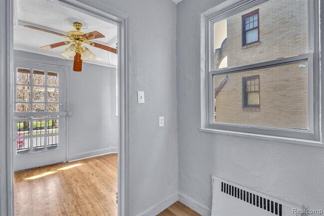 Building Photo - 17701 Manderson Rd