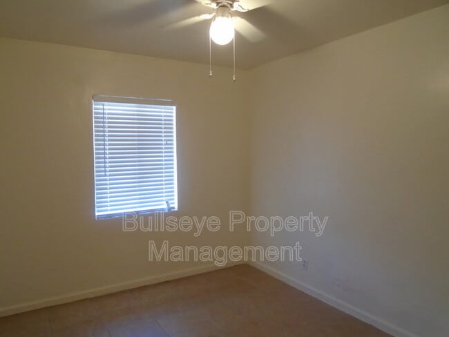 Building Photo - 303 W Highland Ave