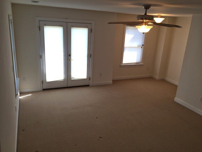Master Bedroom - 710 Palatine Ave