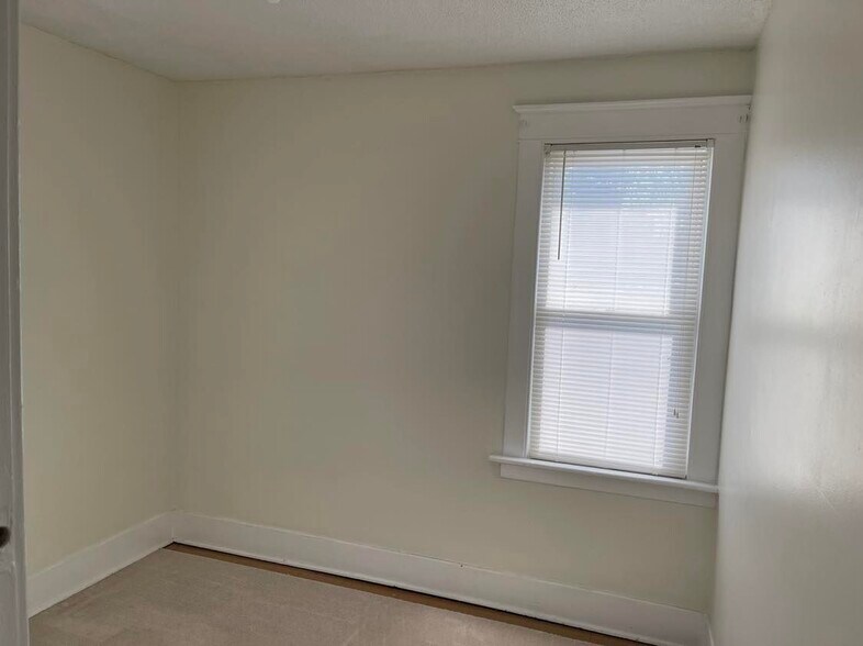 Building Photo - 81 Hagen Ave