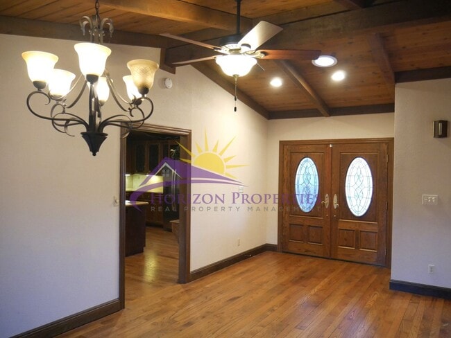 Building Photo - Spacious 4 Bed 4 Bath 2,954sqft Single Family Home in Carmichael